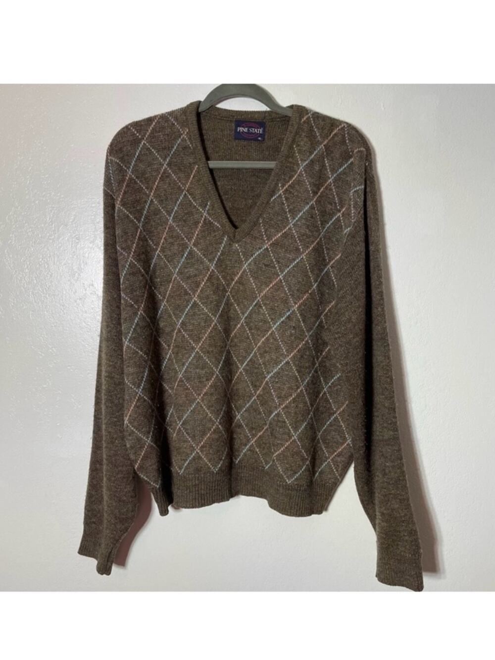 Pine State, Vintage Wool Mix V-Neck Sweater. Size XL. In good used condition!